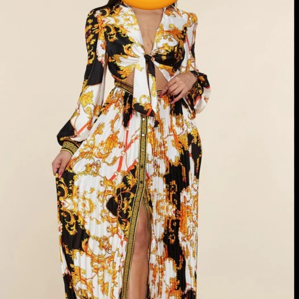 L'ATISTE Black and Gold Long Sleeve Dress